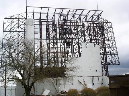 Getty 4 Drive-In Theatre - Teardown From Dan Goodman (newer photo)